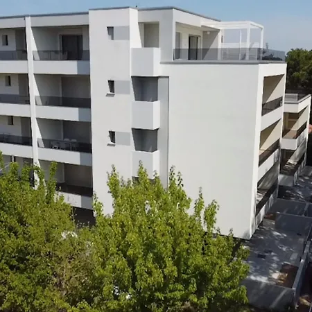 Apartment Bright Flat With Terrace Near The Sea *